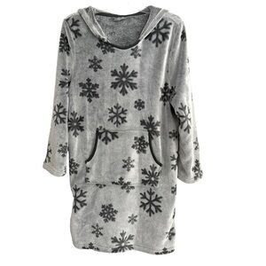 Berkley Jensen Size M Gray Snowflake Snuggle Pullover Hoodie w/Kangaroo Pocket